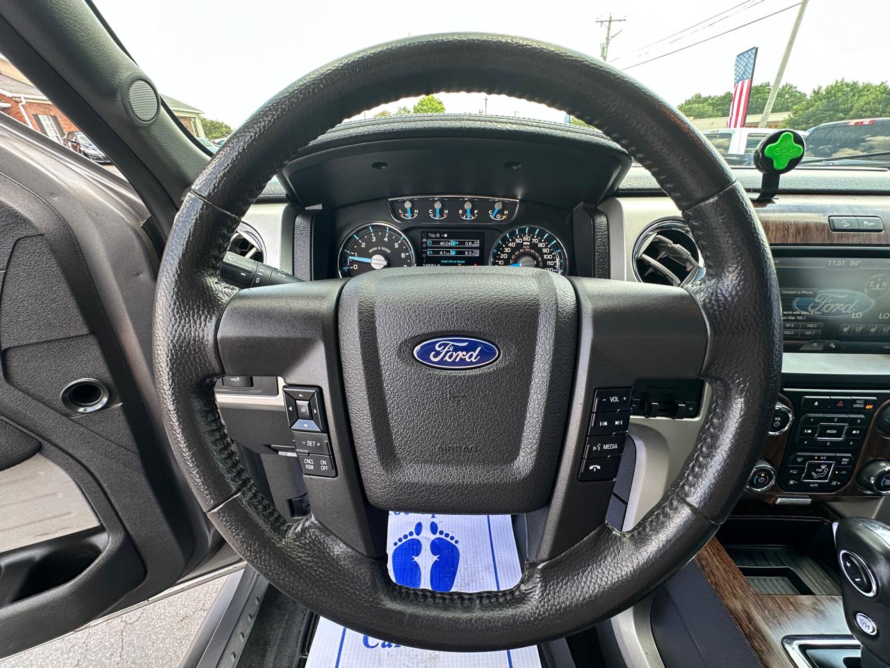 Ford F-150 4WD SuperCrew 145" Lariat 2014
