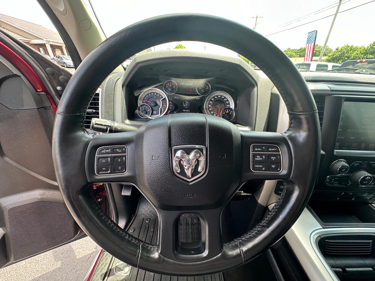 RAM 1500 4WD Crew Cab 140.5" Big Horn 2016