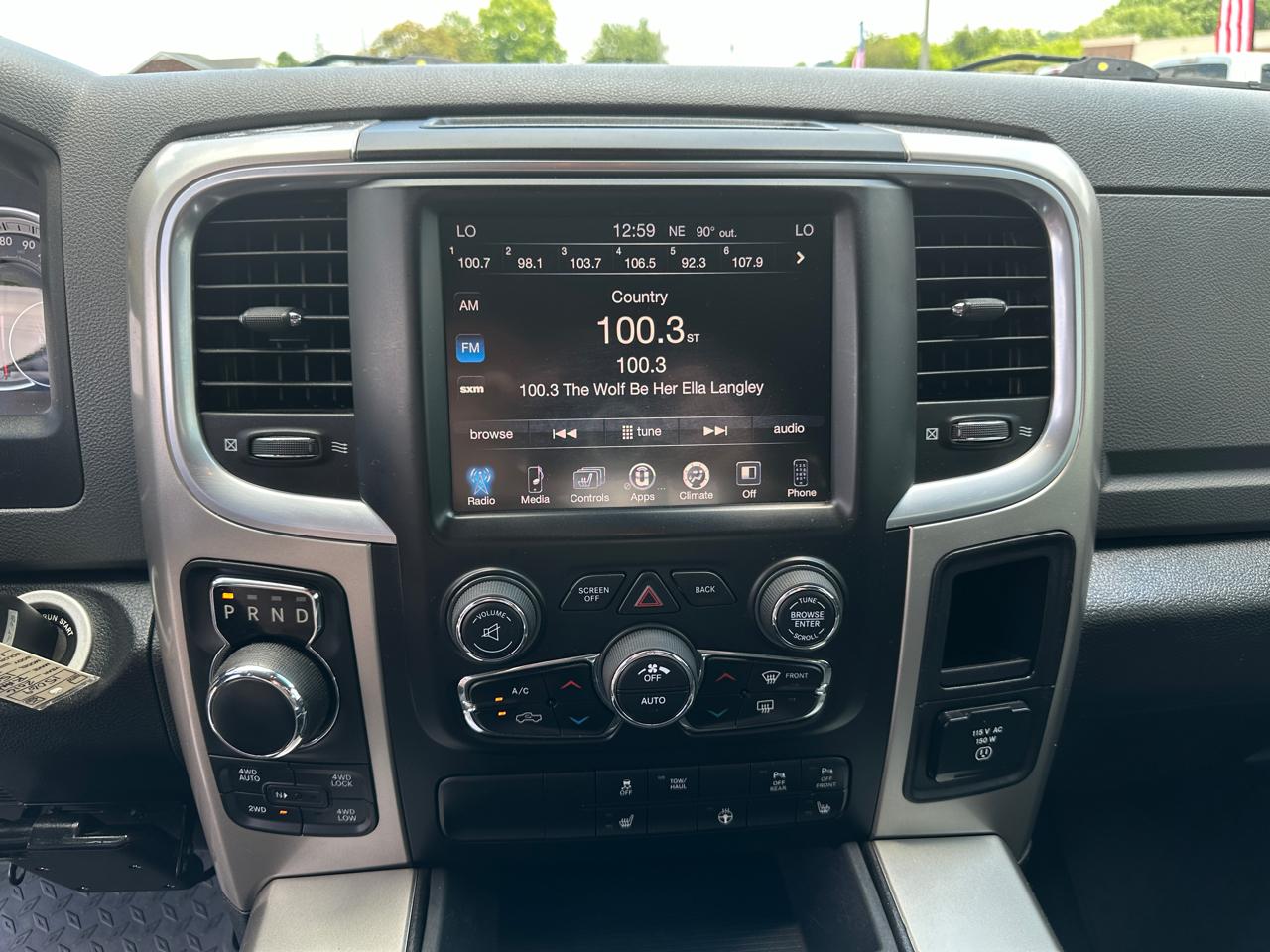 RAM 1500 4WD Crew Cab 140.5" Big Horn 2016
