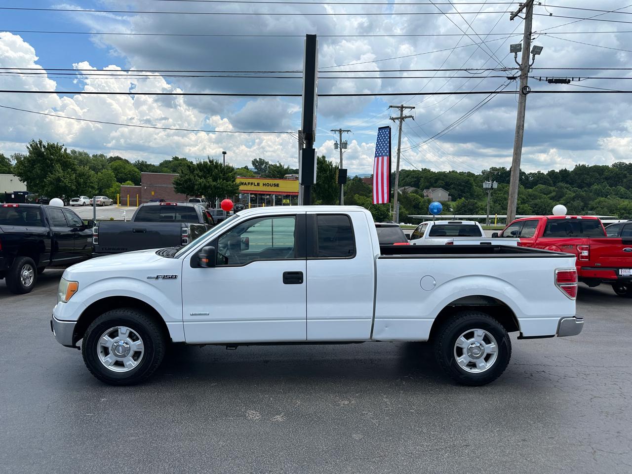 2011 Ford F-150 2WD SuperCab 163" XLT w/HD Payload Pkg