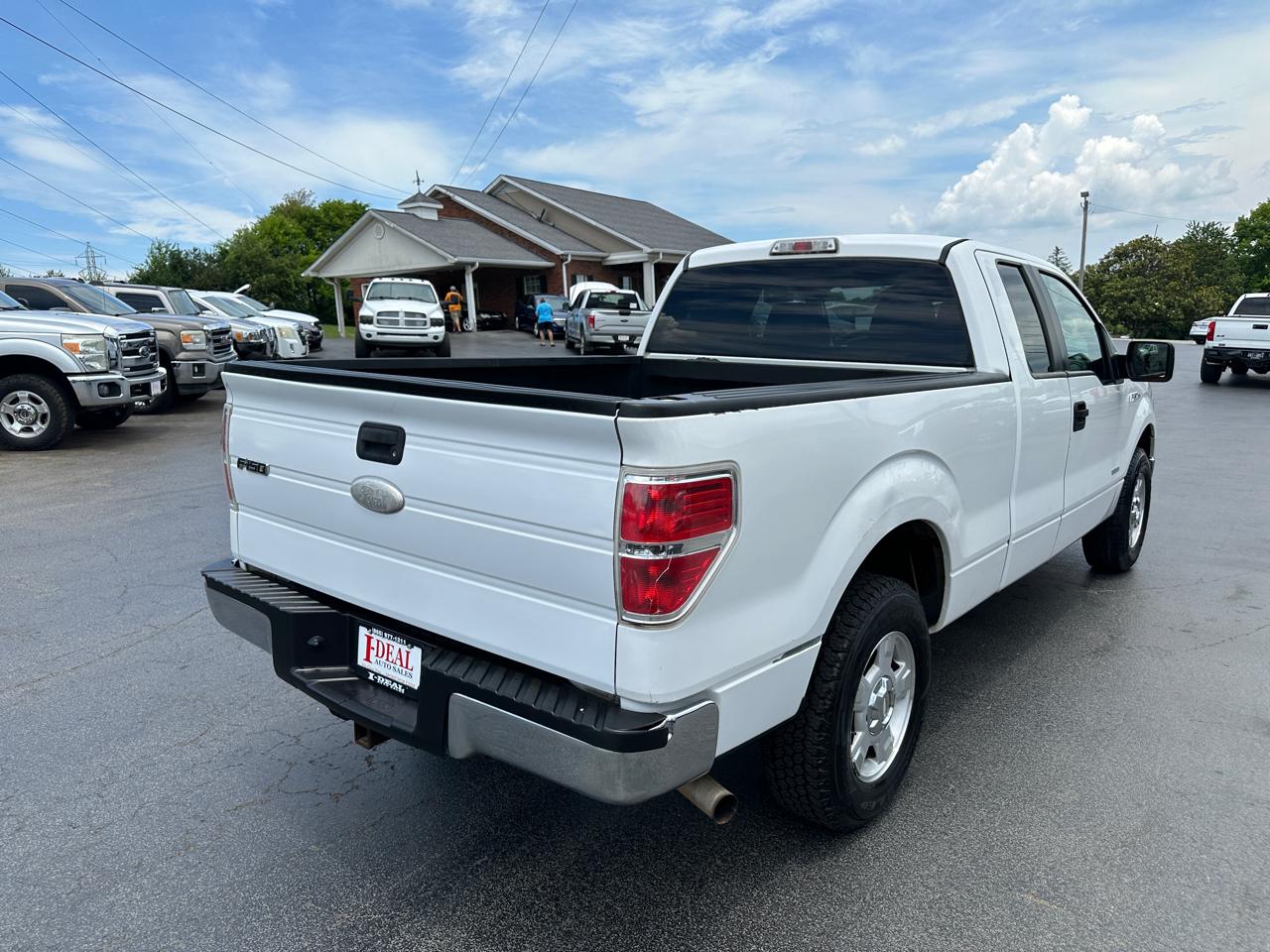 Ford F-150 2WD SuperCab 163" XLT w/HD Payload Pkg 2011