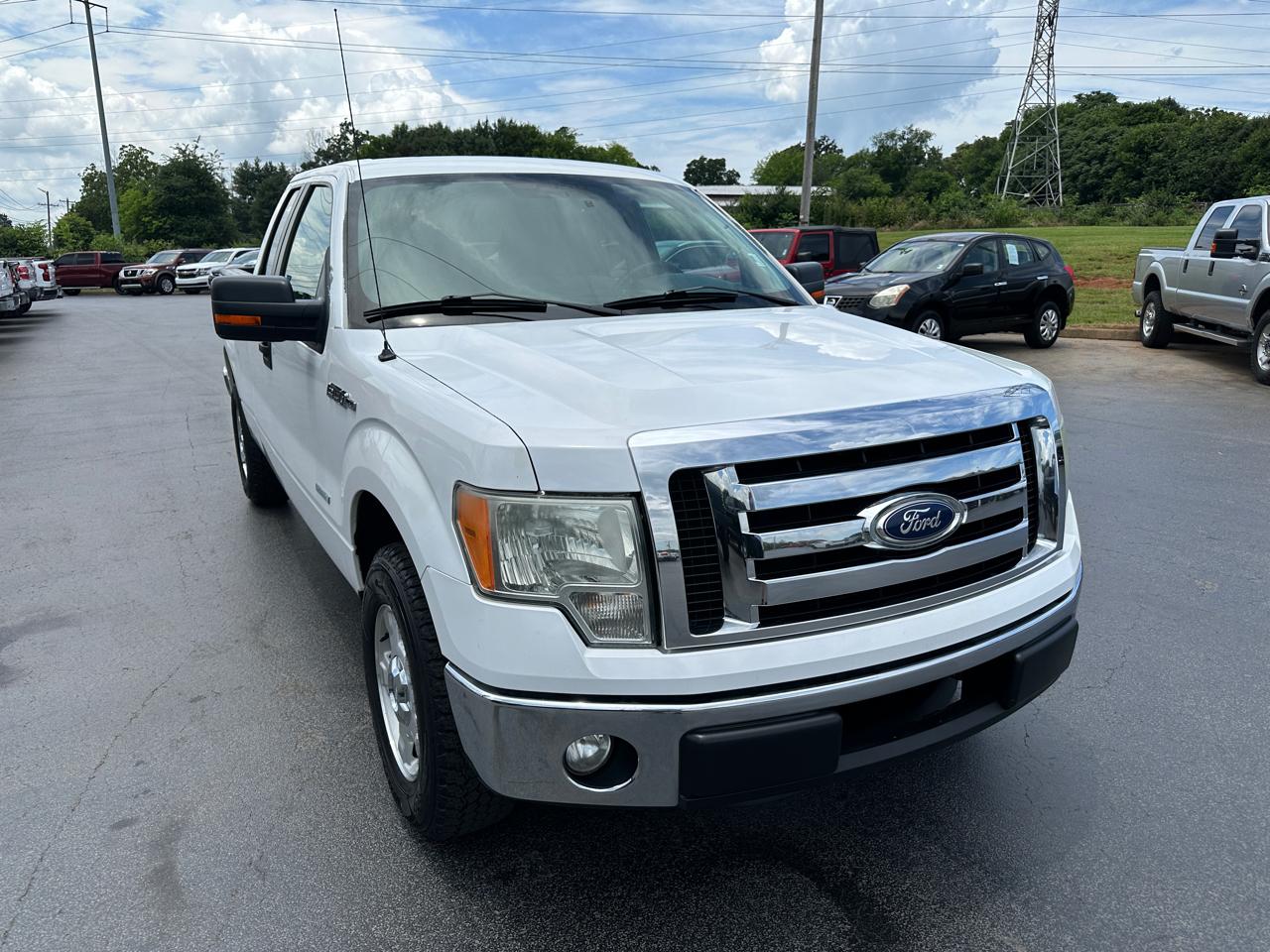 Ford F-150 2WD SuperCab 163" XLT w/HD Payload Pkg 2011