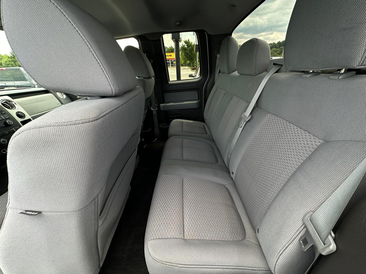 Ford F-150 2WD SuperCab 163" XLT w/HD Payload Pkg 2011