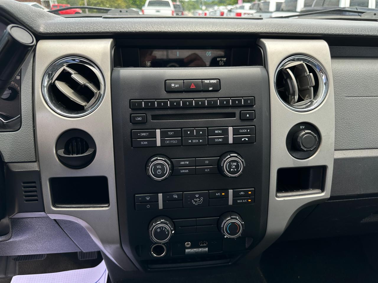 Ford F-150 2WD SuperCab 163" XLT w/HD Payload Pkg 2011