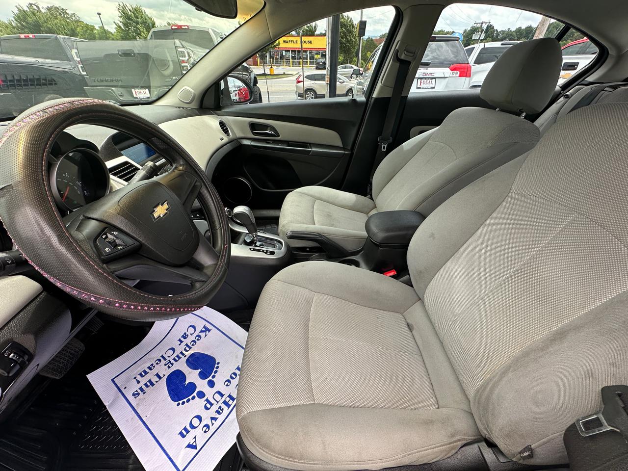 Chevrolet Cruze 4dr Sdn LT w/1FL 2011