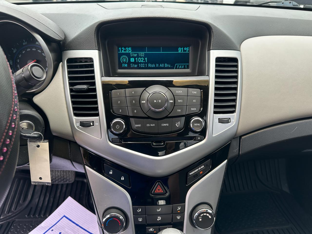 Chevrolet Cruze 4dr Sdn LT w/1FL 2011