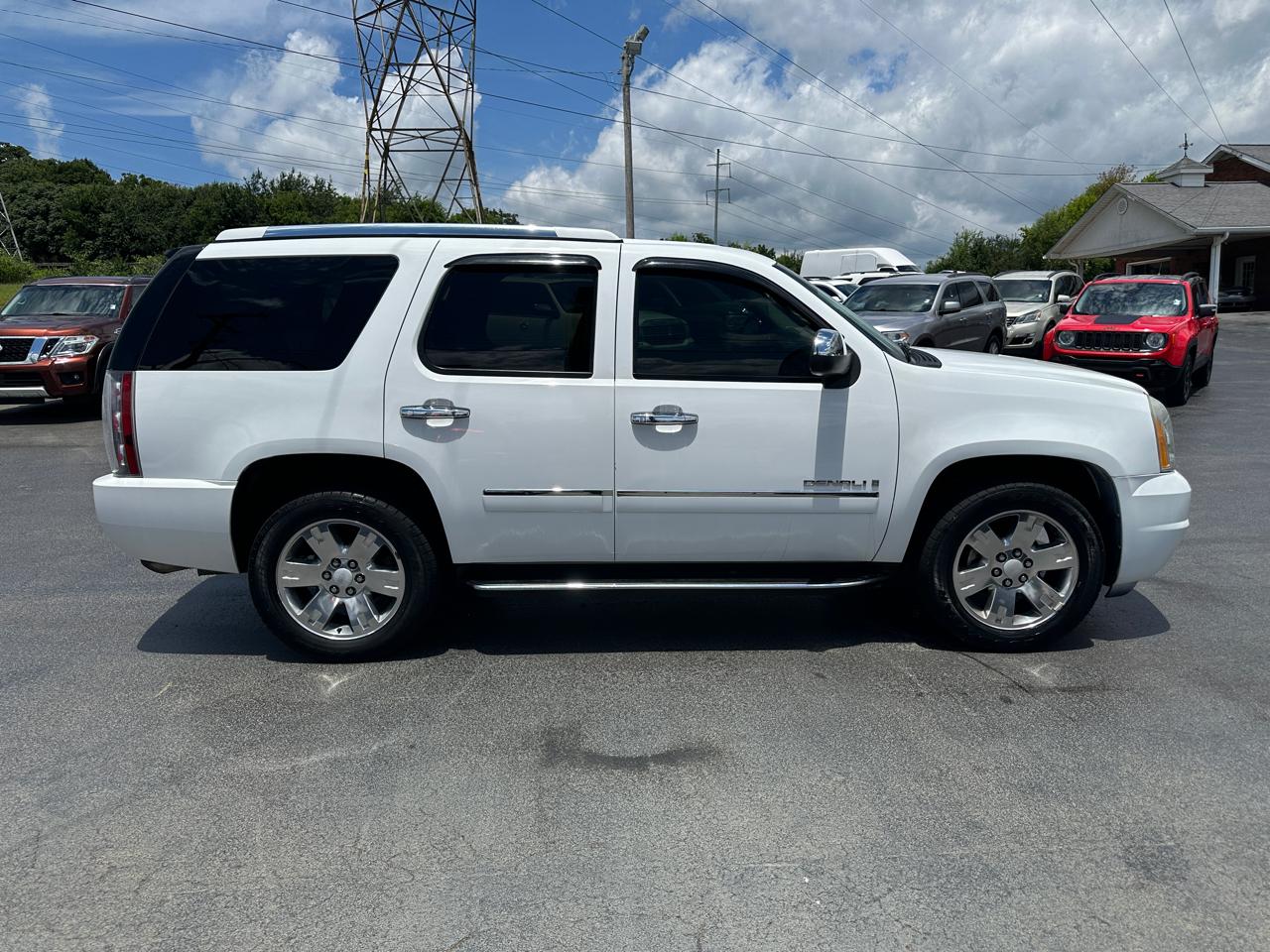 GMC Yukon Denali AWD 4dr 2009