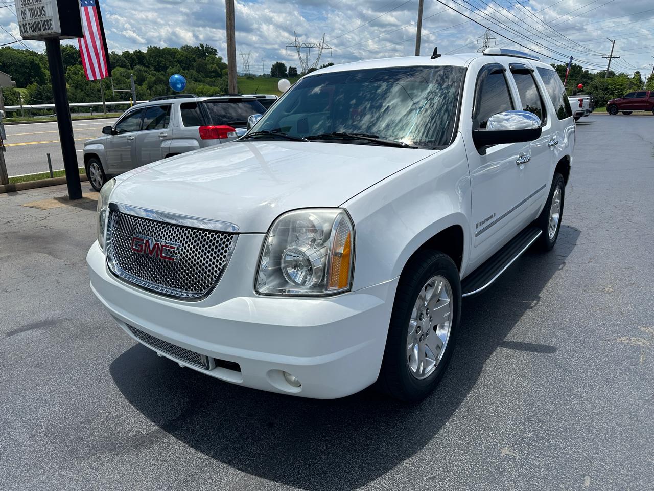 GMC Yukon Denali AWD 4dr 2009