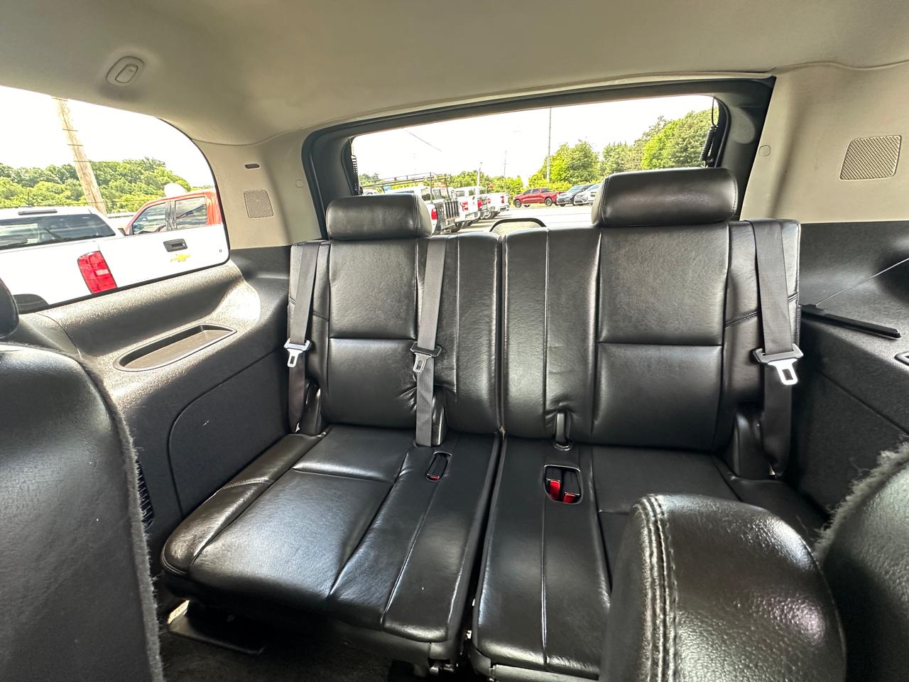 GMC Yukon Denali AWD 4dr 2009