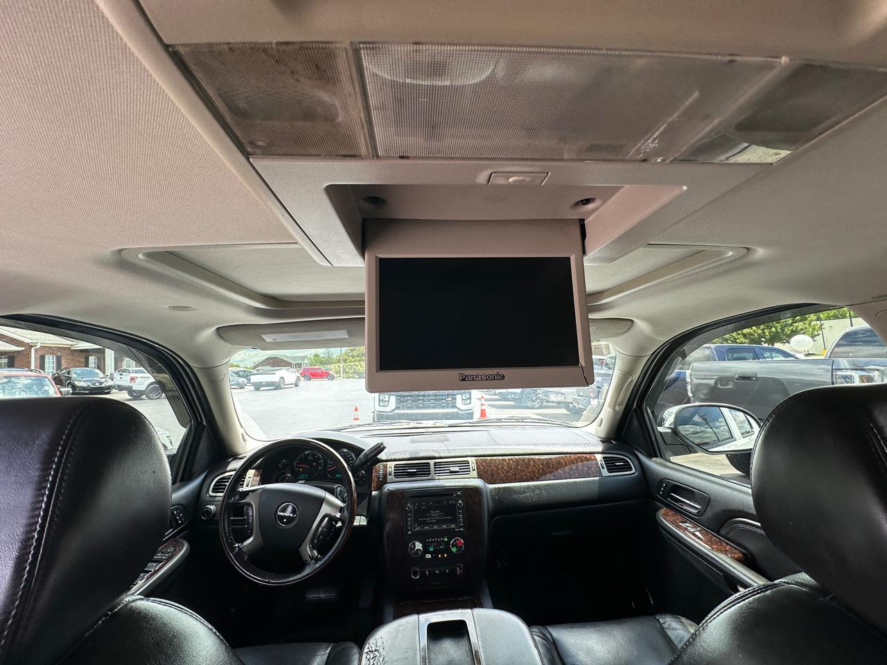 GMC Yukon Denali AWD 4dr 2009