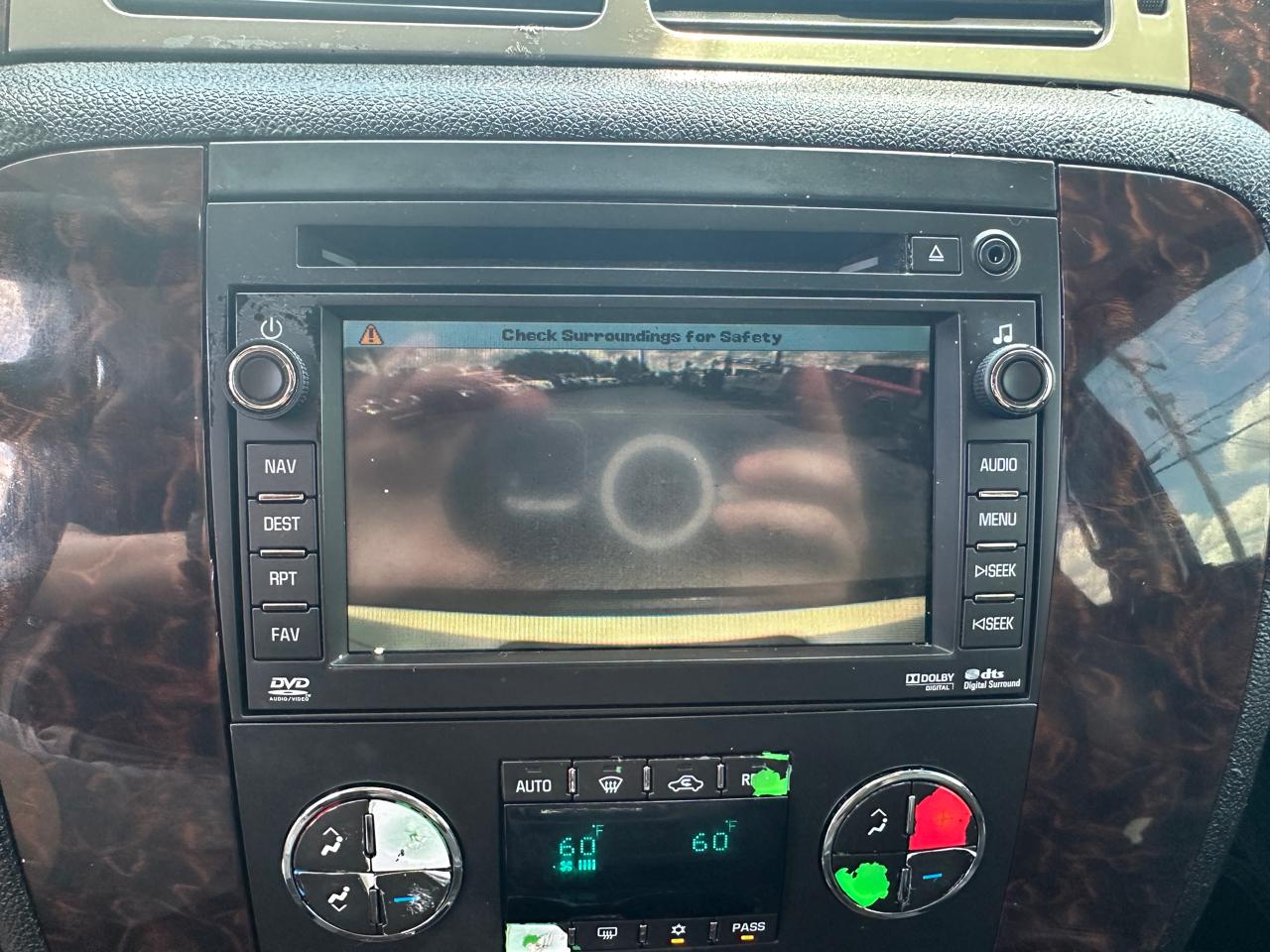 GMC Yukon Denali AWD 4dr 2009