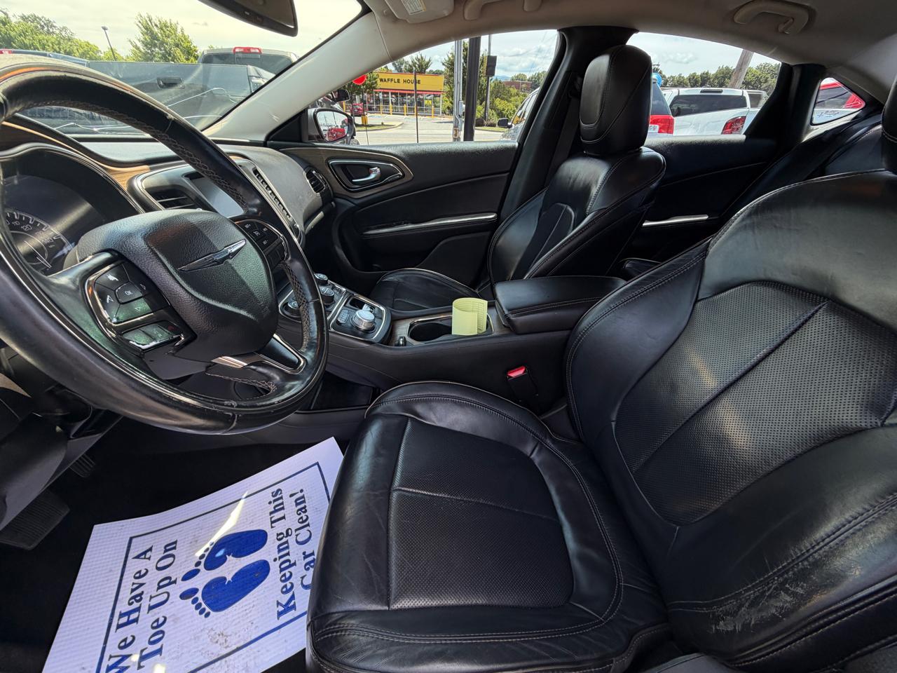 Chrysler 200 4dr Sdn C AWD 2015