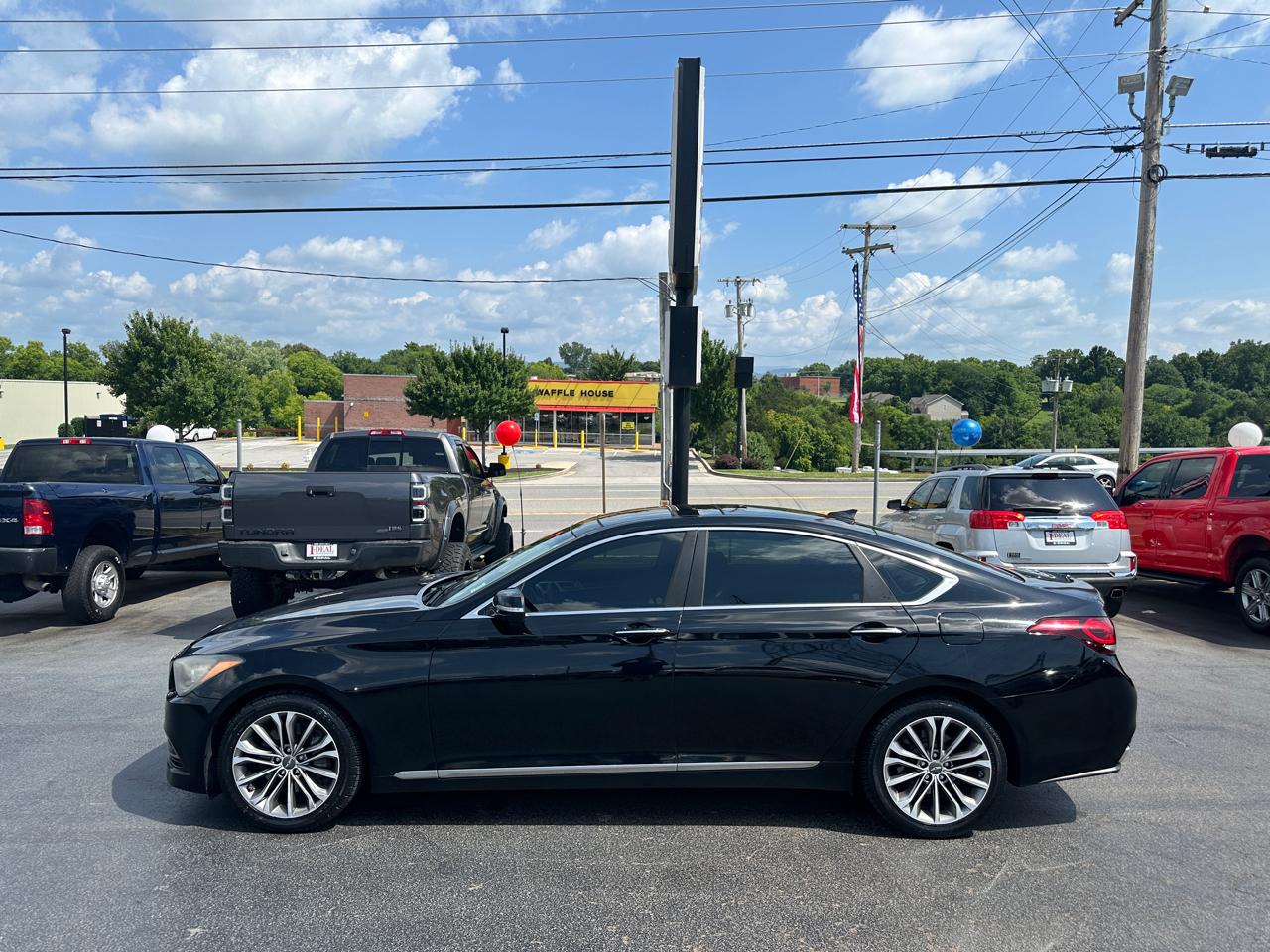 Hyundai Genesis 4dr Sdn V6 3.8L RWD 2015