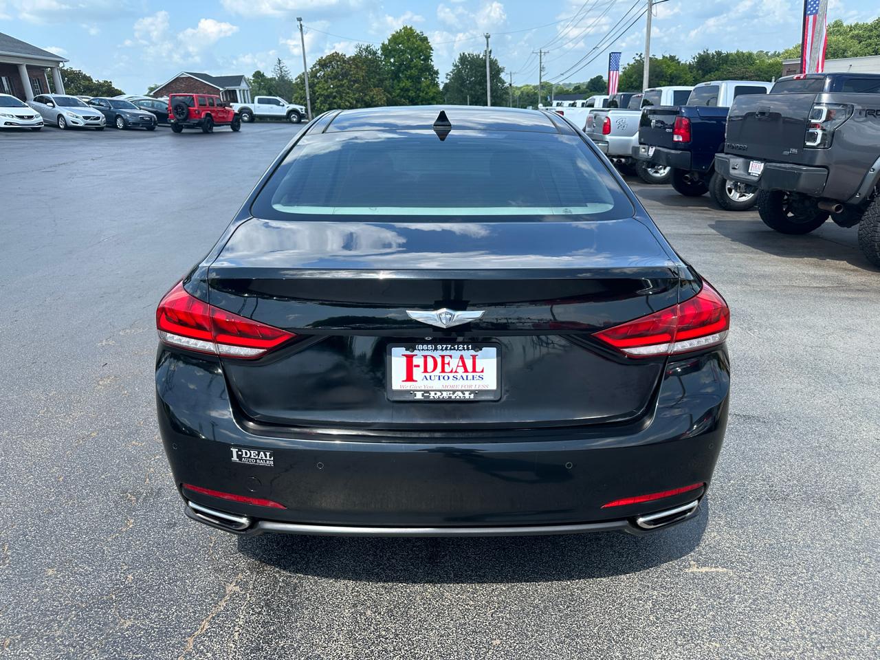 Hyundai Genesis 4dr Sdn V6 3.8L RWD 2015