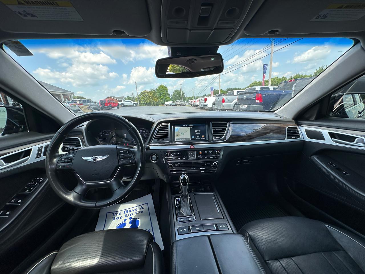 Hyundai Genesis 4dr Sdn V6 3.8L RWD 2015