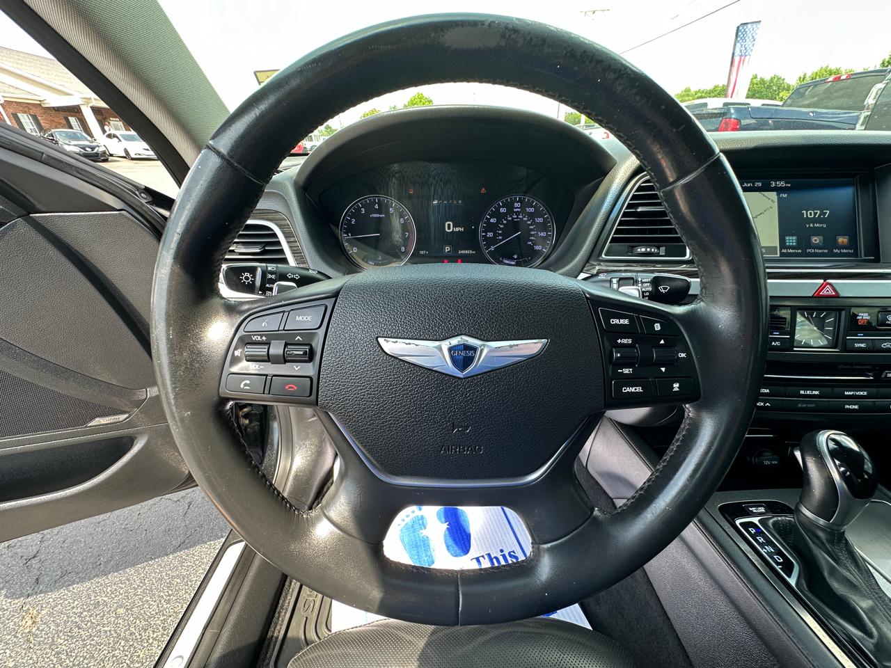 Hyundai Genesis 4dr Sdn V6 3.8L RWD 2015