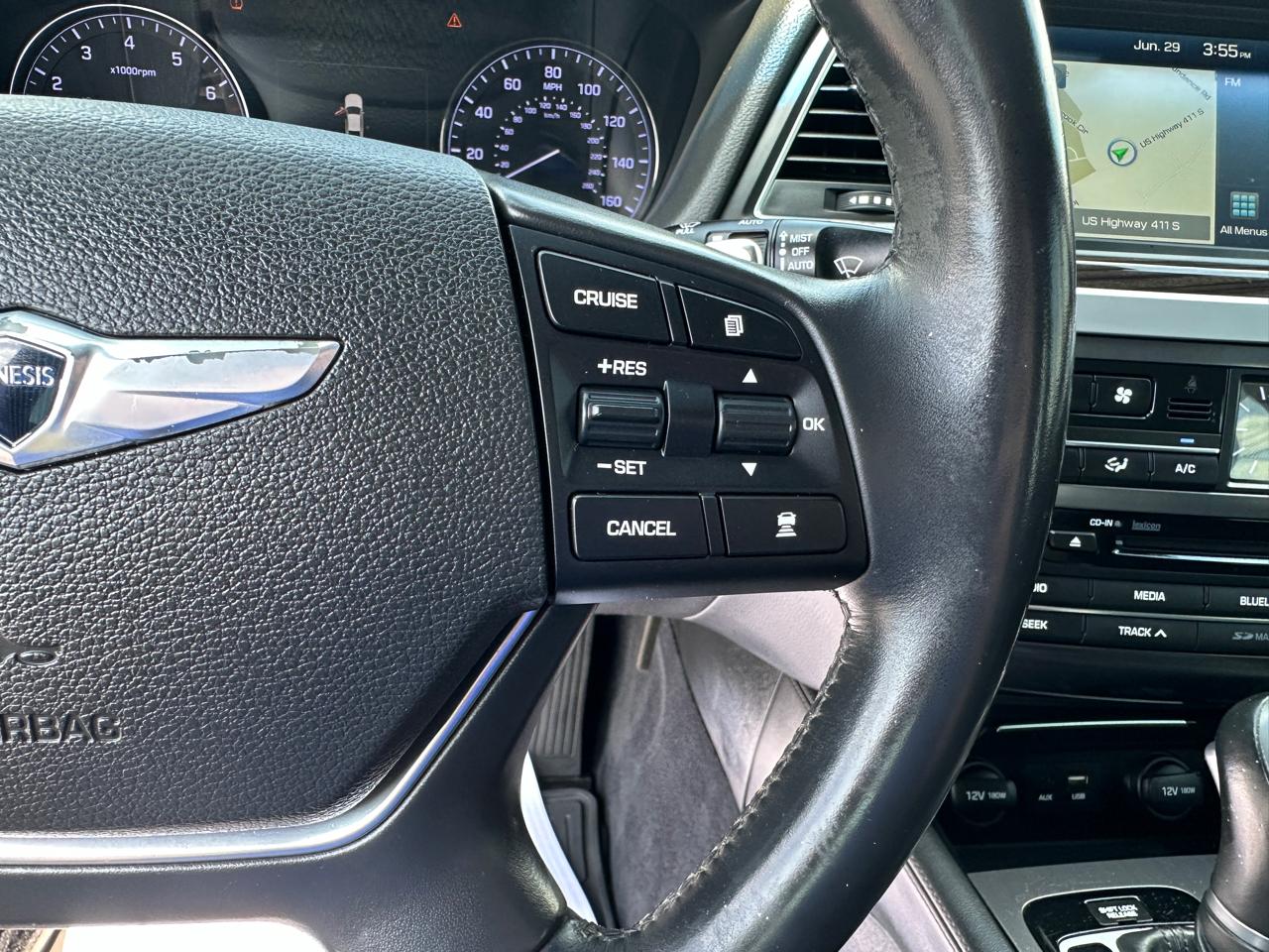 Hyundai Genesis 4dr Sdn V6 3.8L RWD 2015