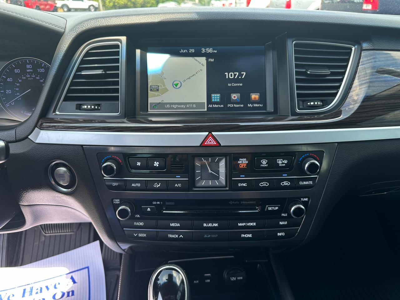 Hyundai Genesis 4dr Sdn V6 3.8L RWD 2015