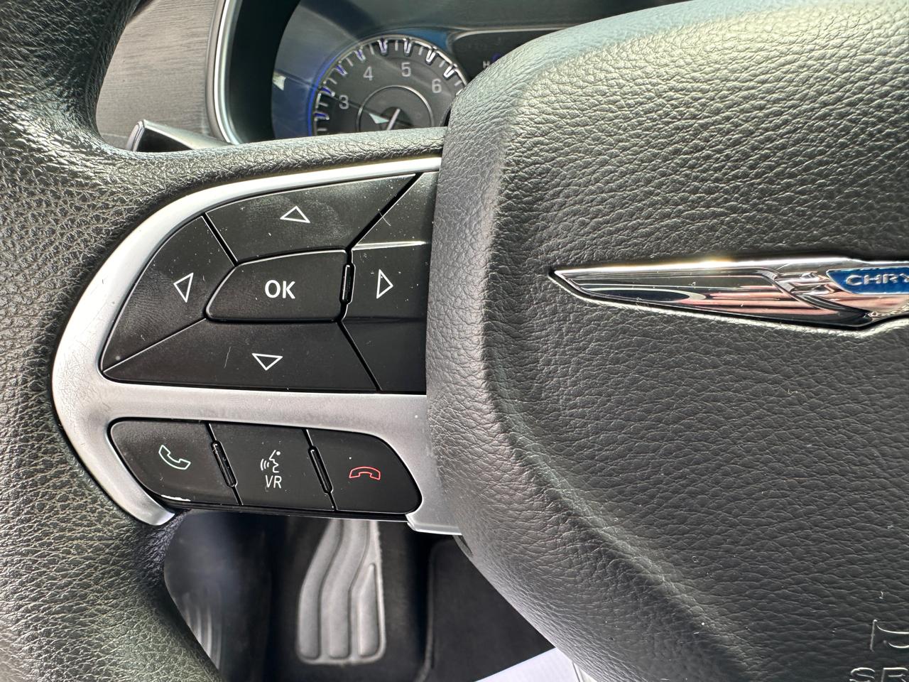 Chrysler 200 4dr Sdn Limited FWD 2015