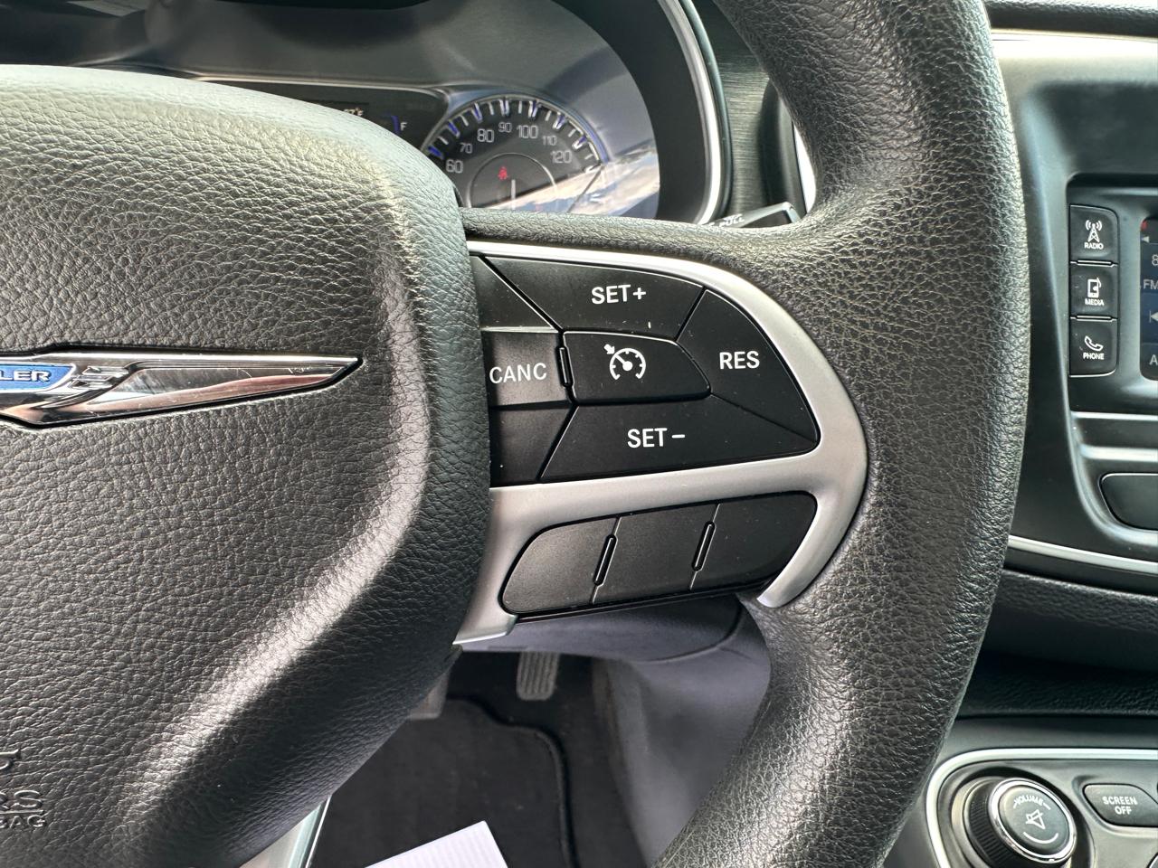 Chrysler 200 4dr Sdn Limited FWD 2015