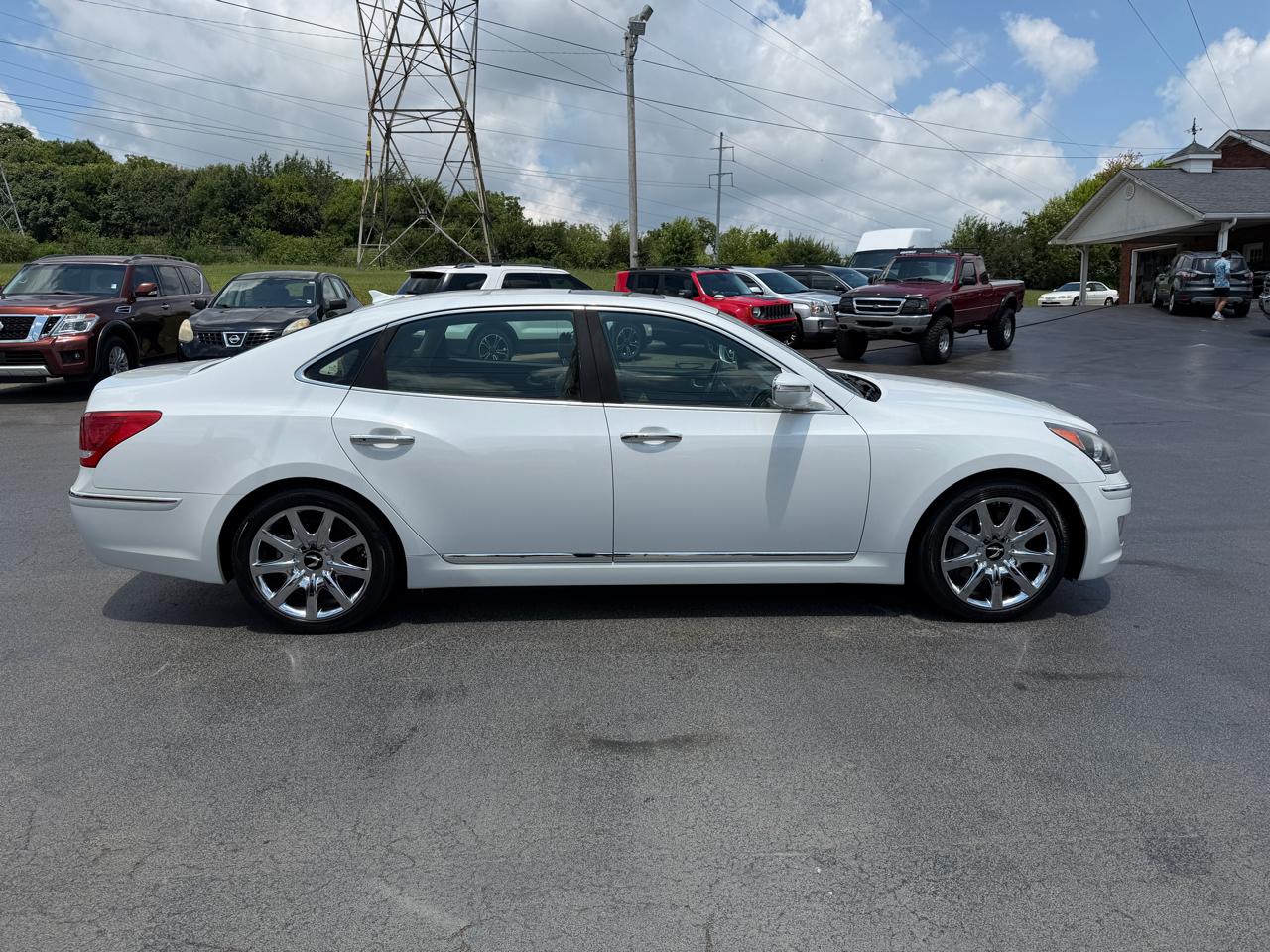 Hyundai Equus 4dr Sdn Signature 2012