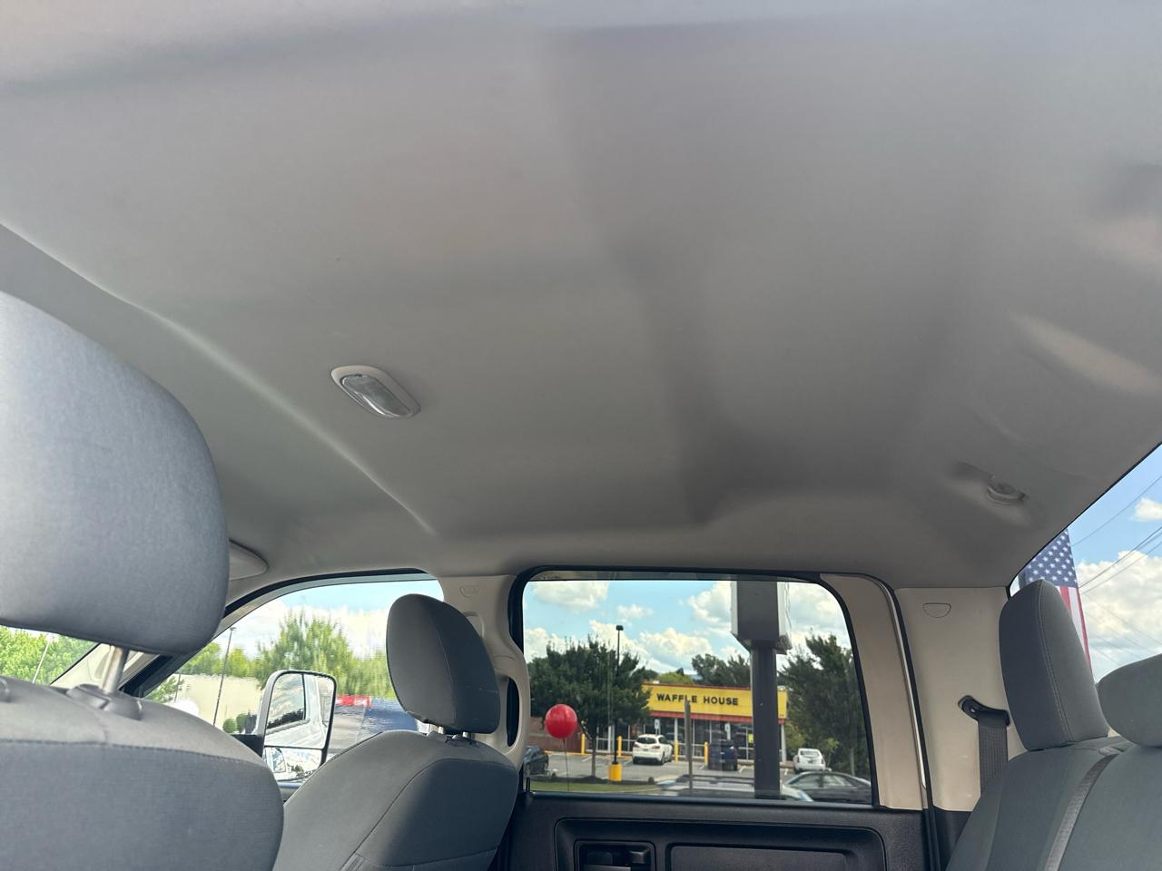 RAM 2500 Tradesman 4x4 Crew Cab 8' Box 2018