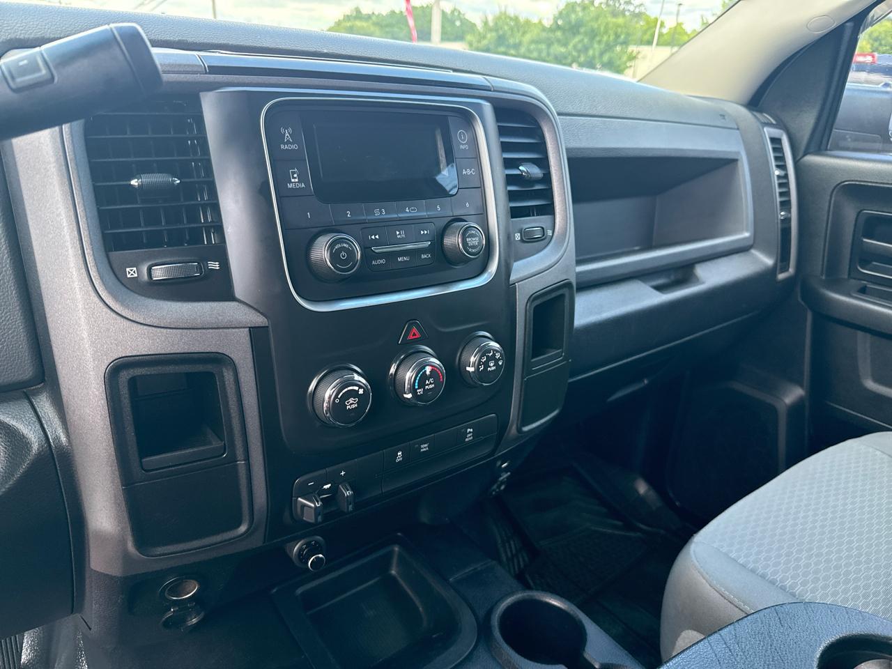 RAM 2500 Tradesman 4x4 Crew Cab 8' Box 2018