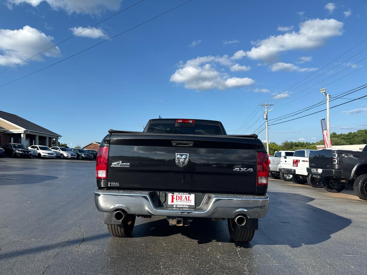 RAM 1500 4WD Quad Cab 140.5" Big Horn 2015