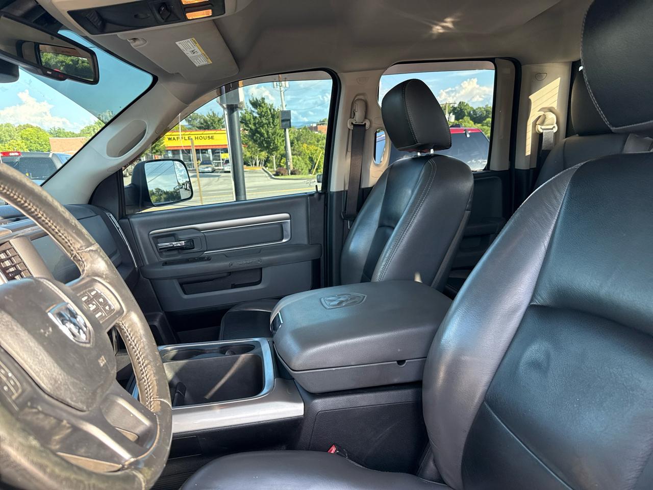 RAM 1500 4WD Quad Cab 140.5" Big Horn 2015