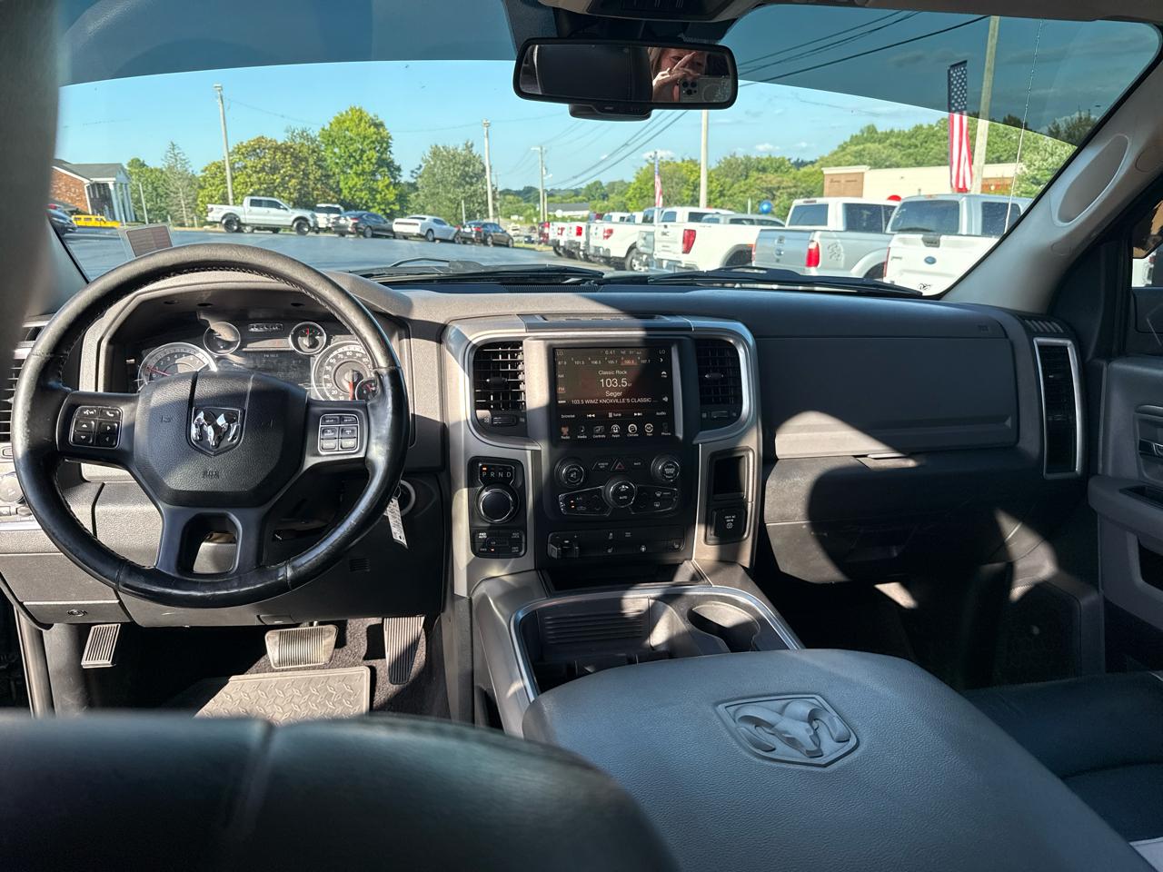 RAM 1500 4WD Quad Cab 140.5" Big Horn 2015