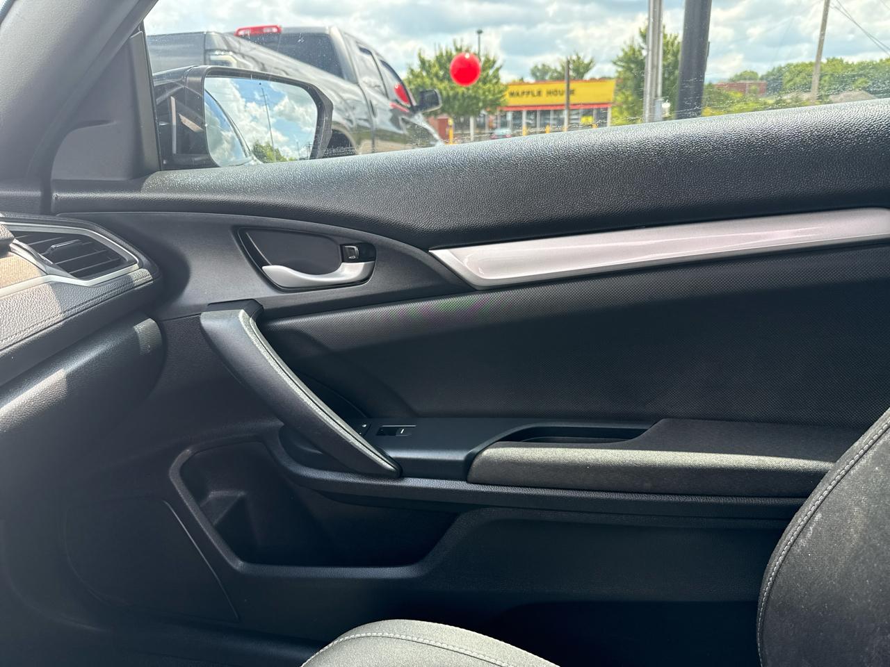 Honda Civic Coupe LX CVT 2020
