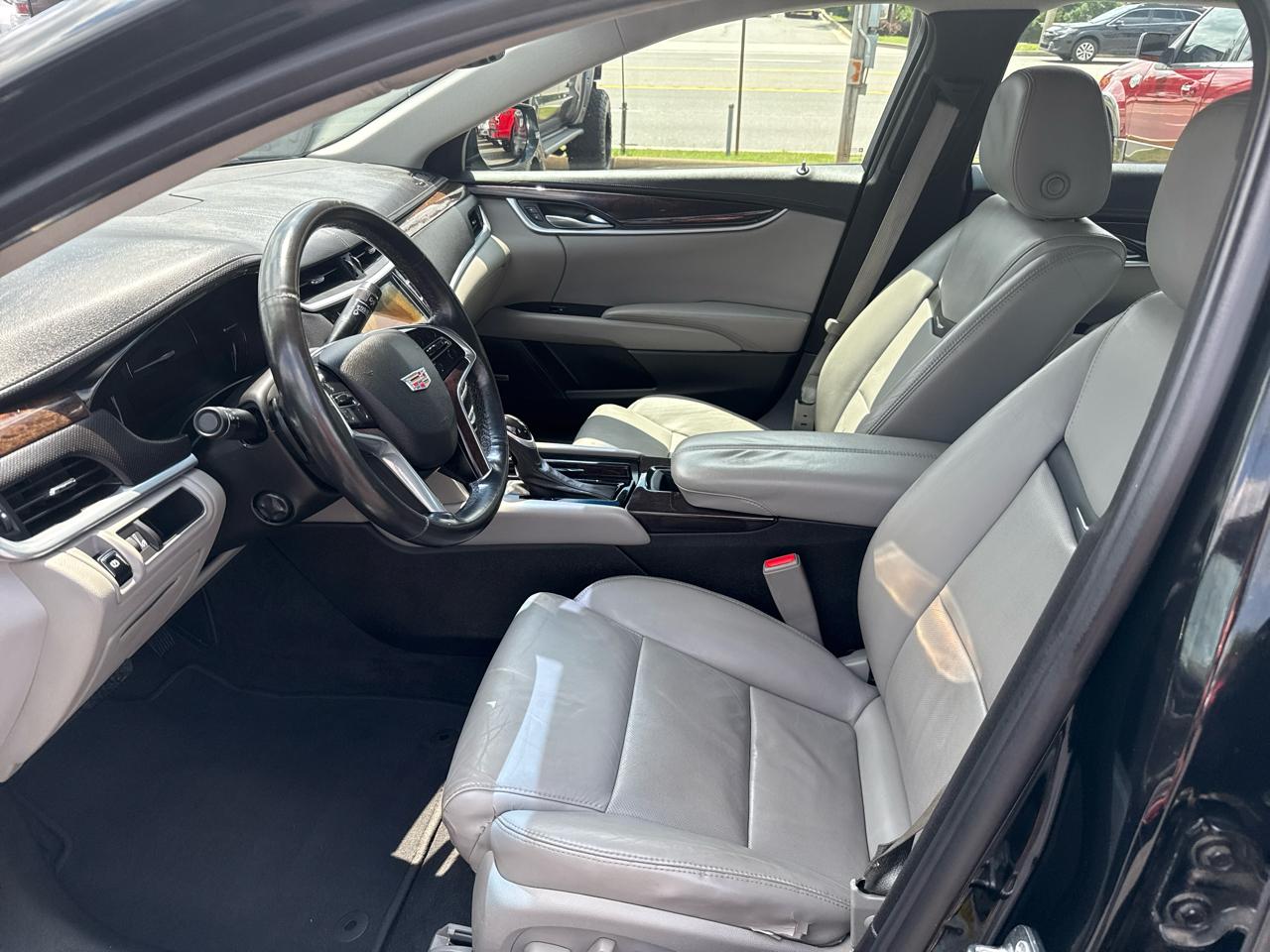 Cadillac XTS 4dr Sdn Luxury FWD 2017