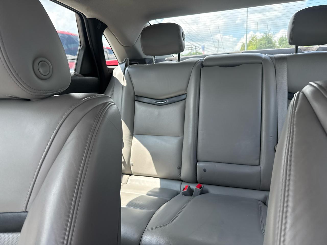 Cadillac XTS 4dr Sdn Luxury FWD 2017