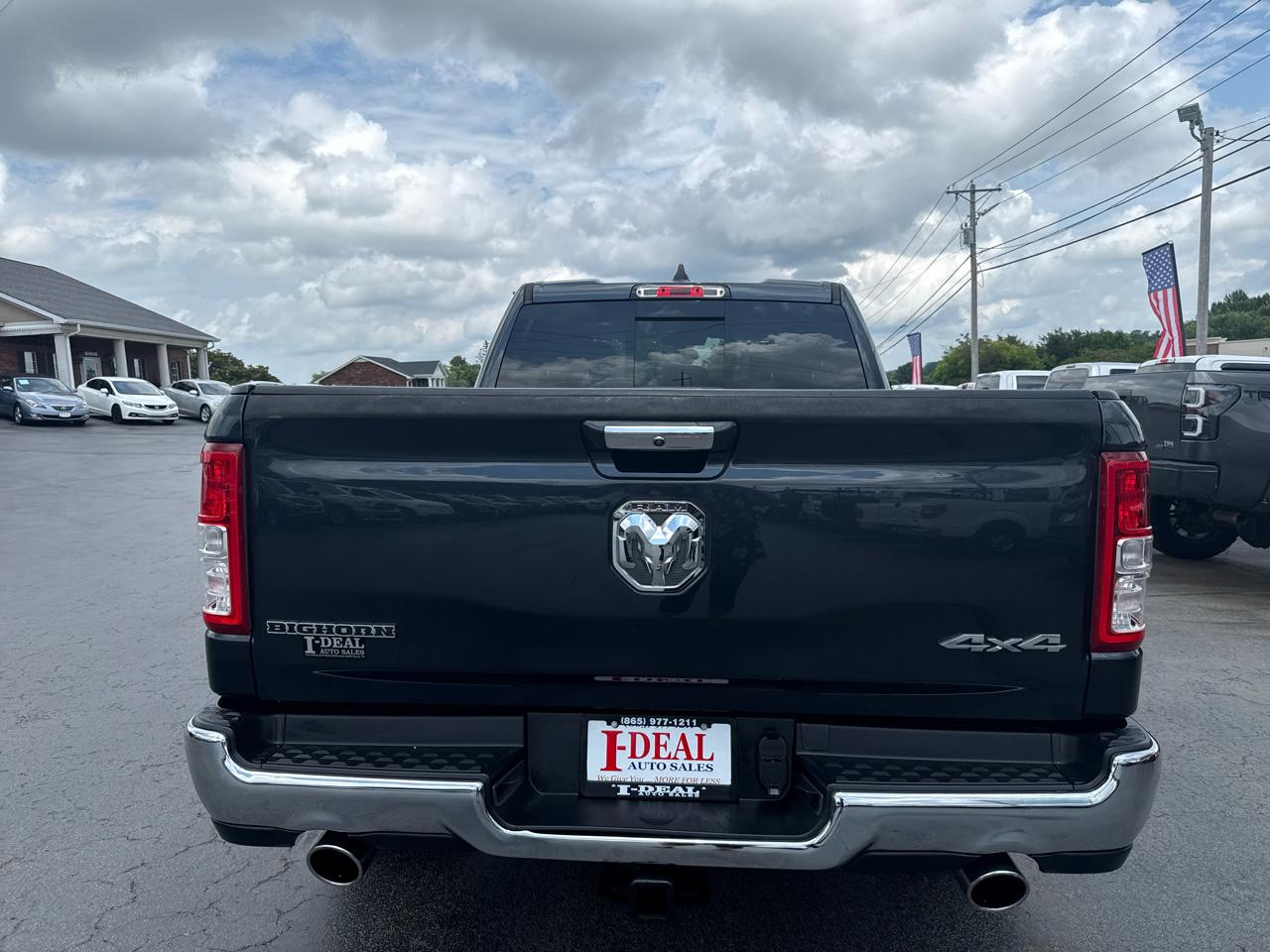 RAM 1500 Big Horn 4x4 Quad Cab 6'4" Box 2020