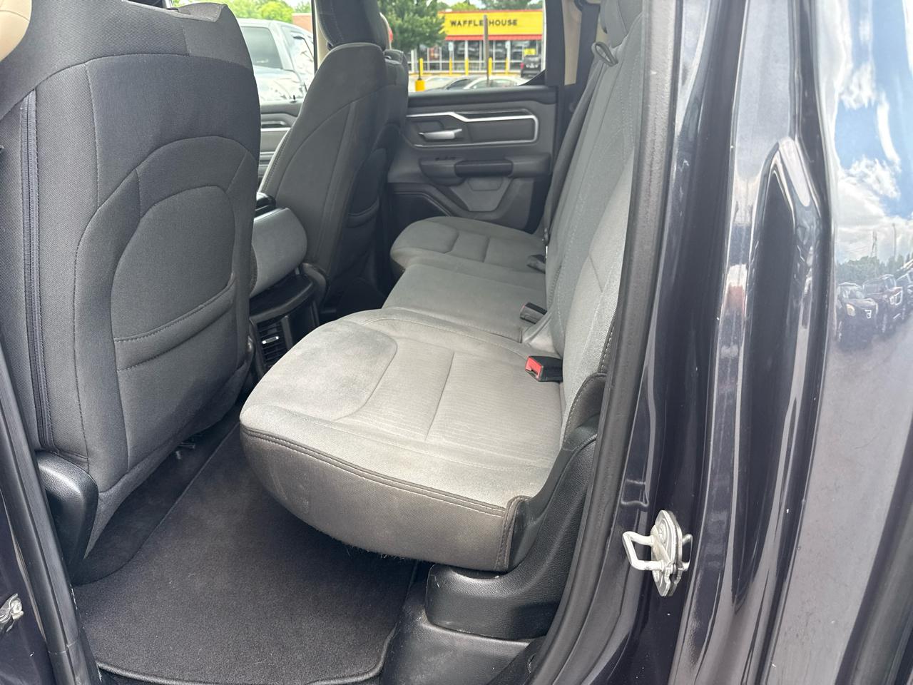 RAM 1500 Big Horn 4x4 Quad Cab 6'4" Box 2020