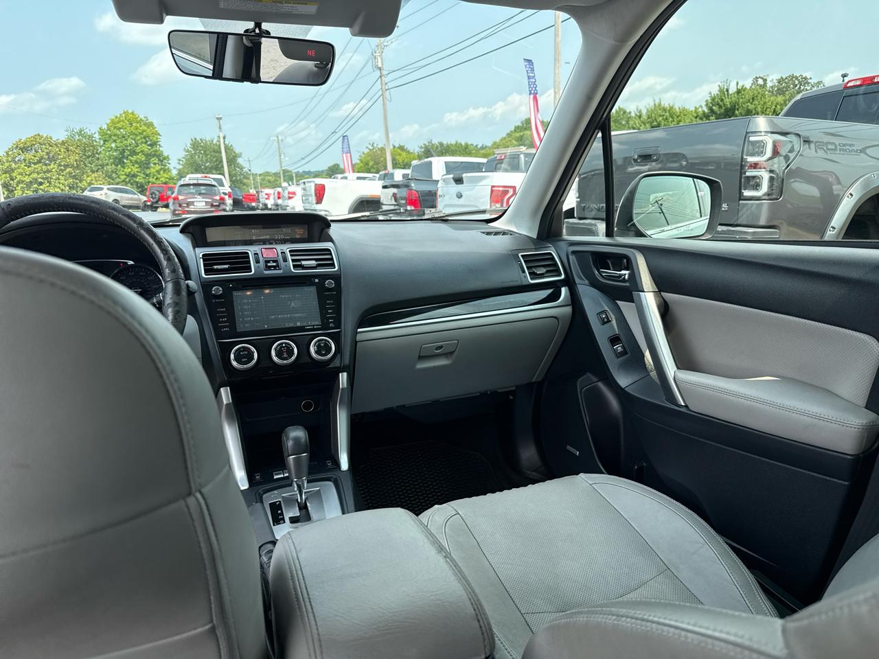 Subaru Forester 2.5i Limited CVT 2017