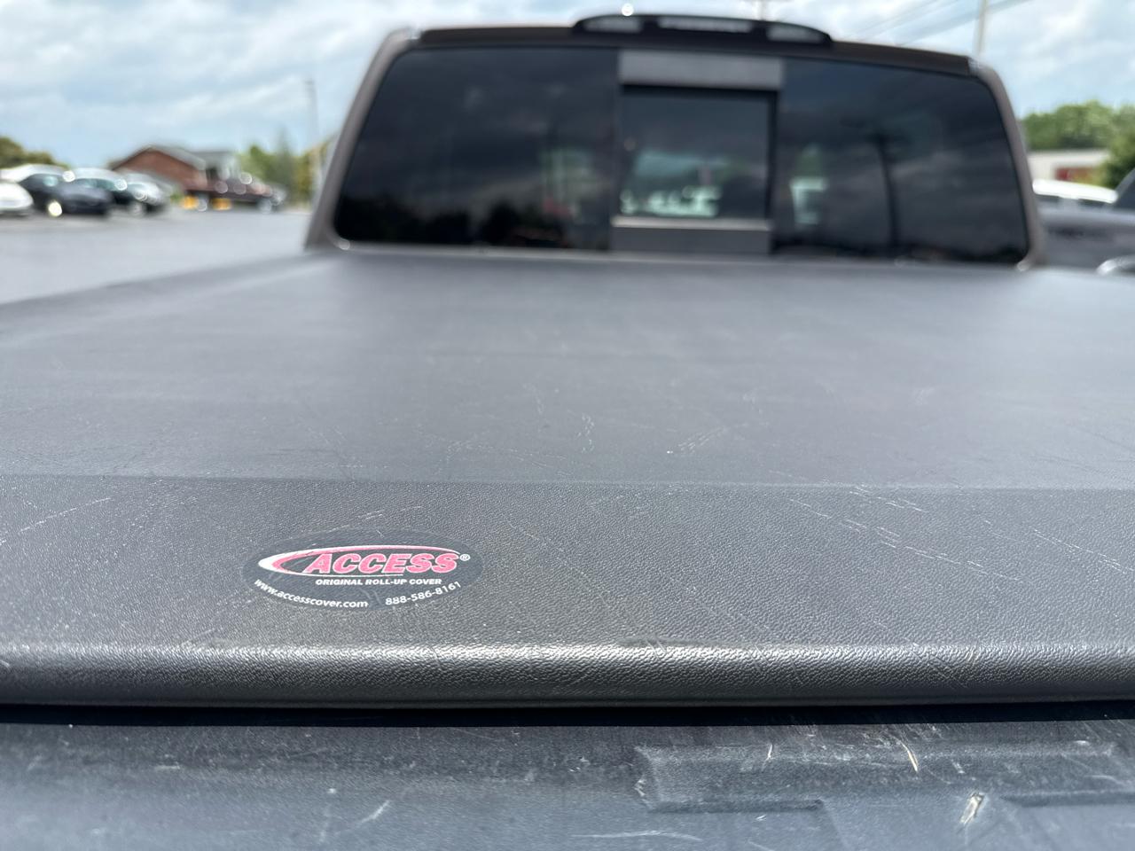 Nissan Titan 4x4 Crew Cab SL 2018