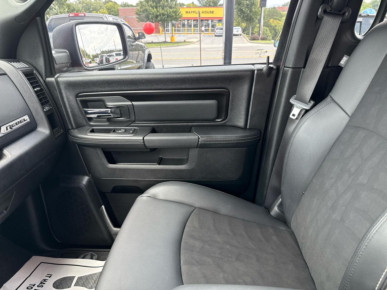 RAM 1500 Rebel 4x4 Crew Cab 5'7" Box 2017