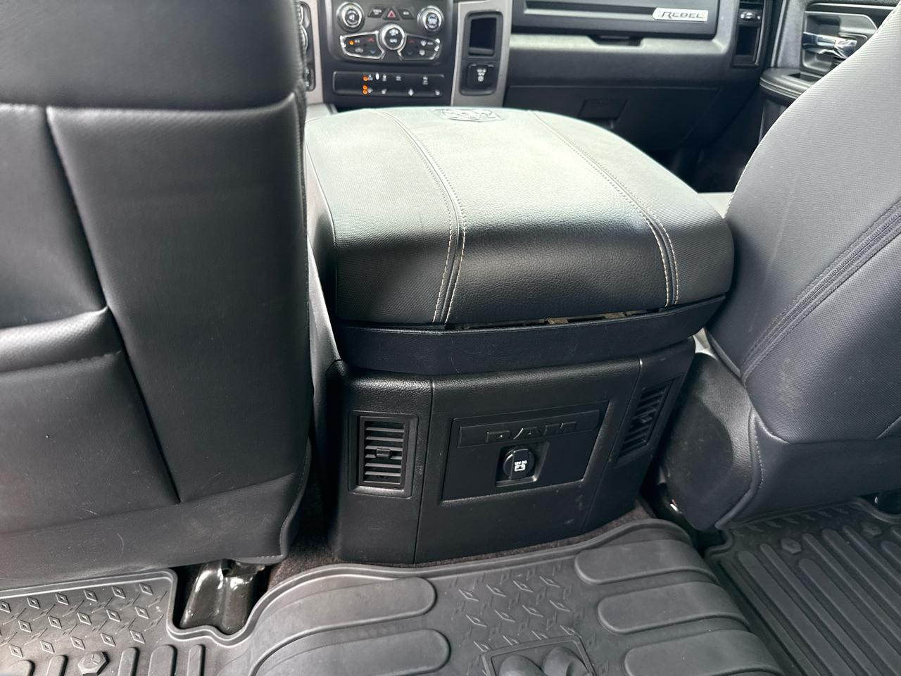 RAM 1500 Rebel 4x4 Crew Cab 5'7" Box 2017