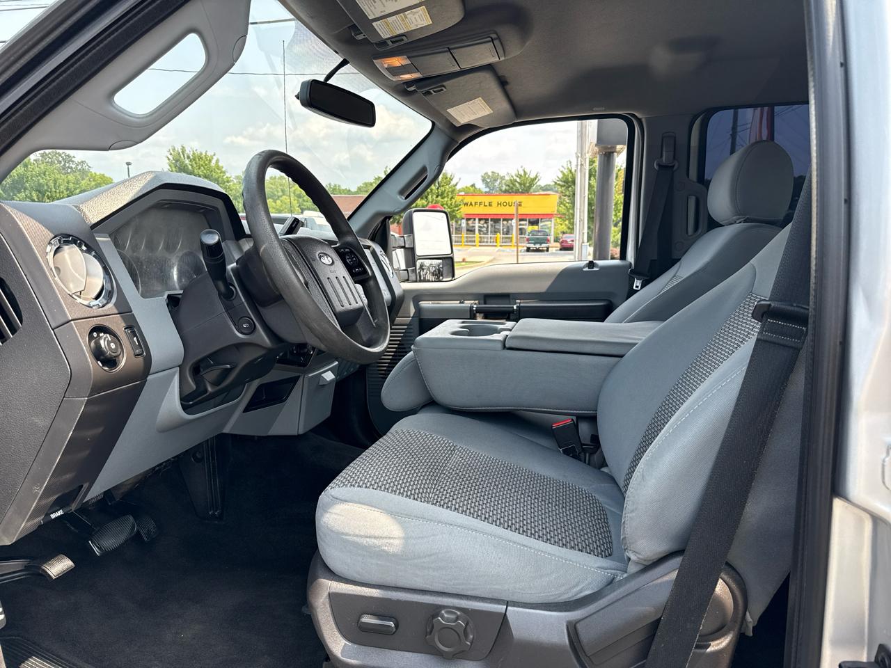Ford Super Duty F-250 SRW 4WD Crew Cab 172" Platinum 2016