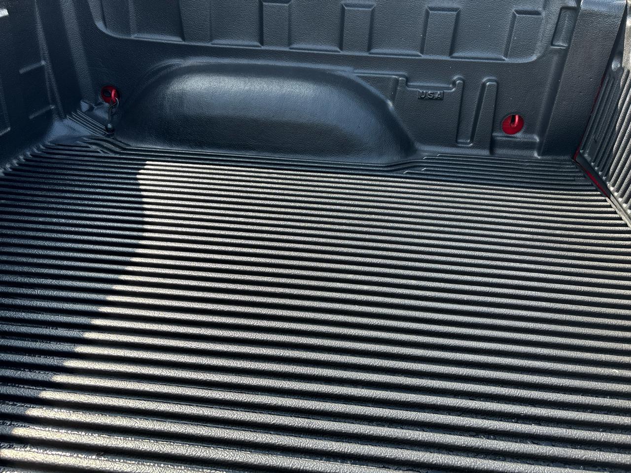 RAM 1500 Big Horn 4x4 Crew Cab 5'7" Box 2017