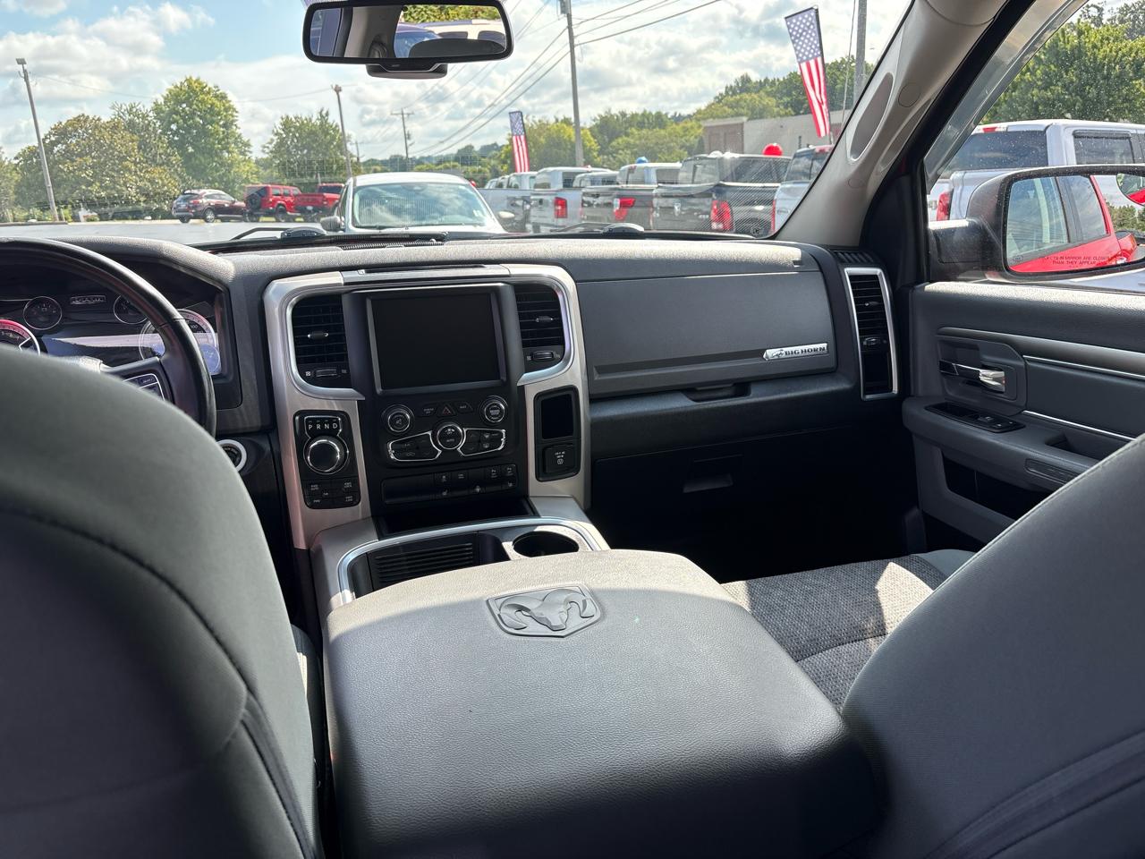 RAM 1500 Big Horn 4x4 Crew Cab 5'7" Box 2017