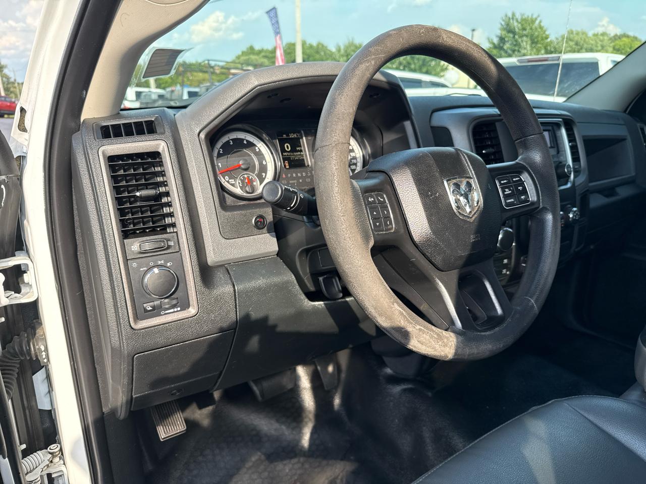 RAM 1500 Tradesman 4x4 Quad Cab 6'4" Box 2018