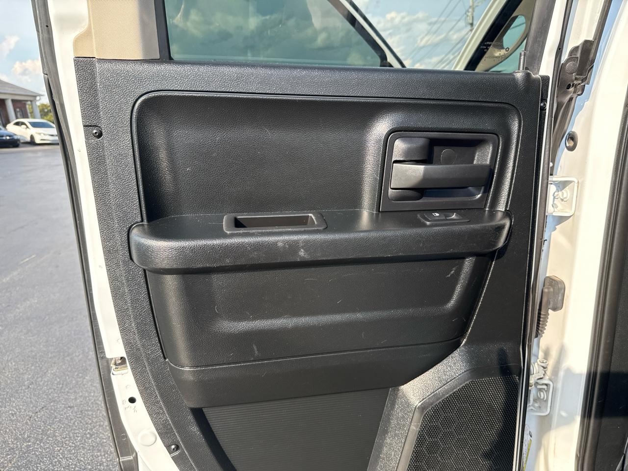 RAM 1500 Tradesman 4x4 Quad Cab 6'4" Box 2018