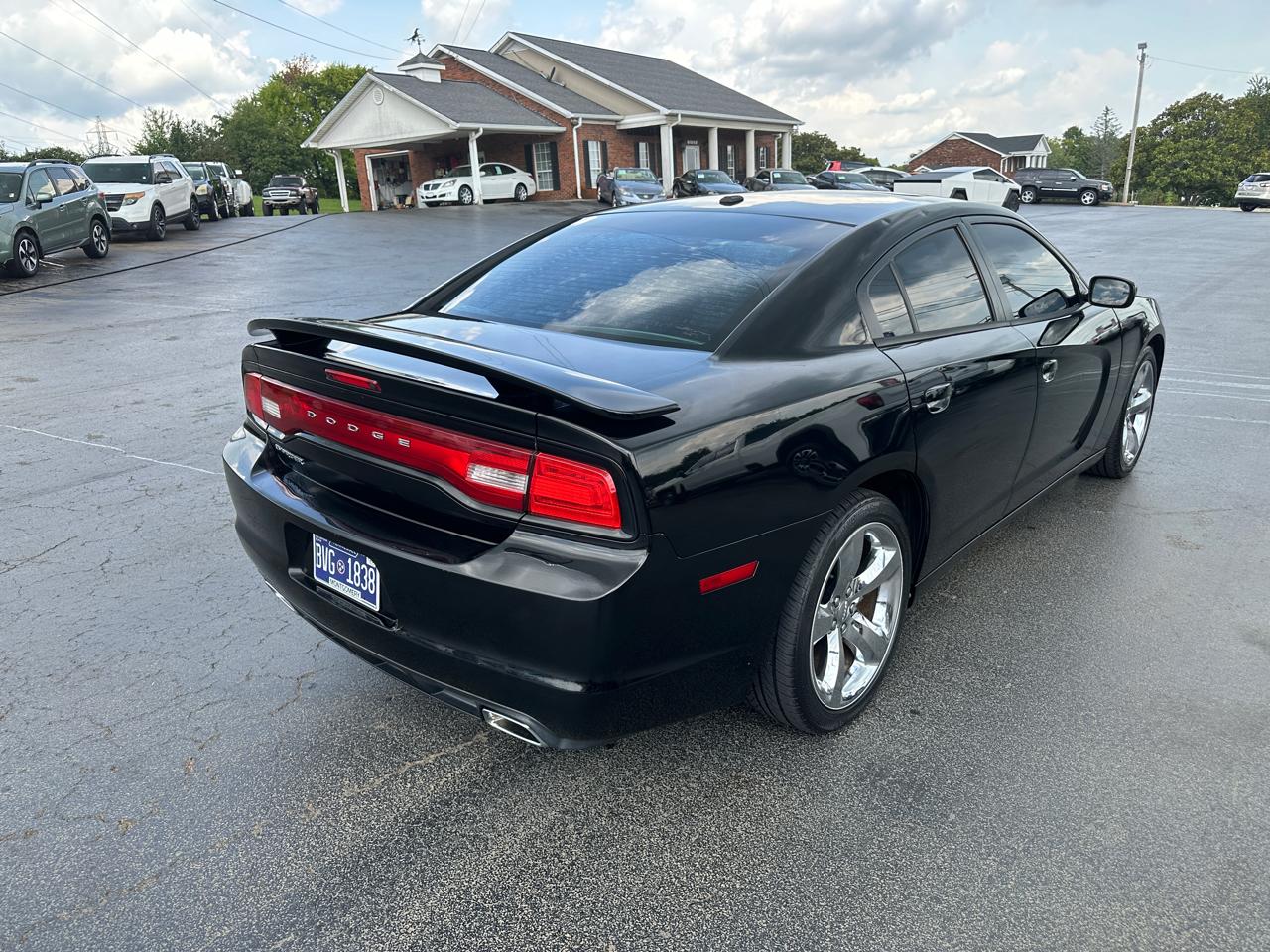 Dodge Charger 4dr Sdn SXT Plus RWD 2012