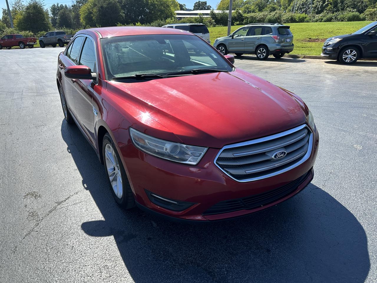 Ford Taurus 4dr Sdn SEL FWD 2013