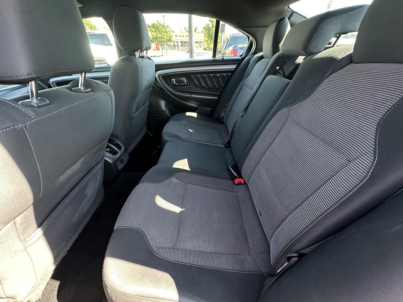 Ford Taurus 4dr Sdn SEL FWD 2013