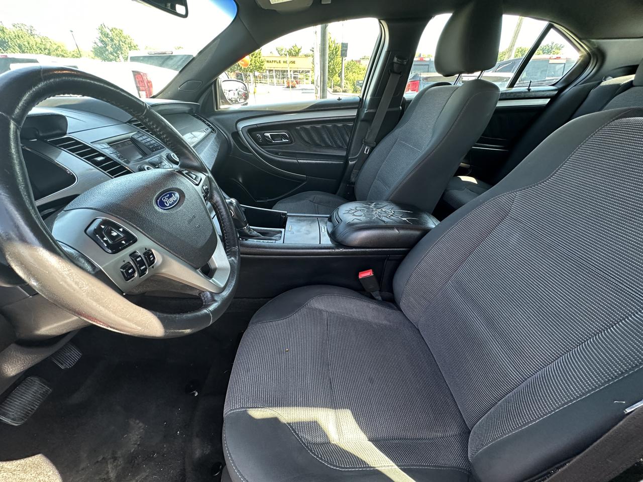 Ford Taurus 4dr Sdn SEL FWD 2013