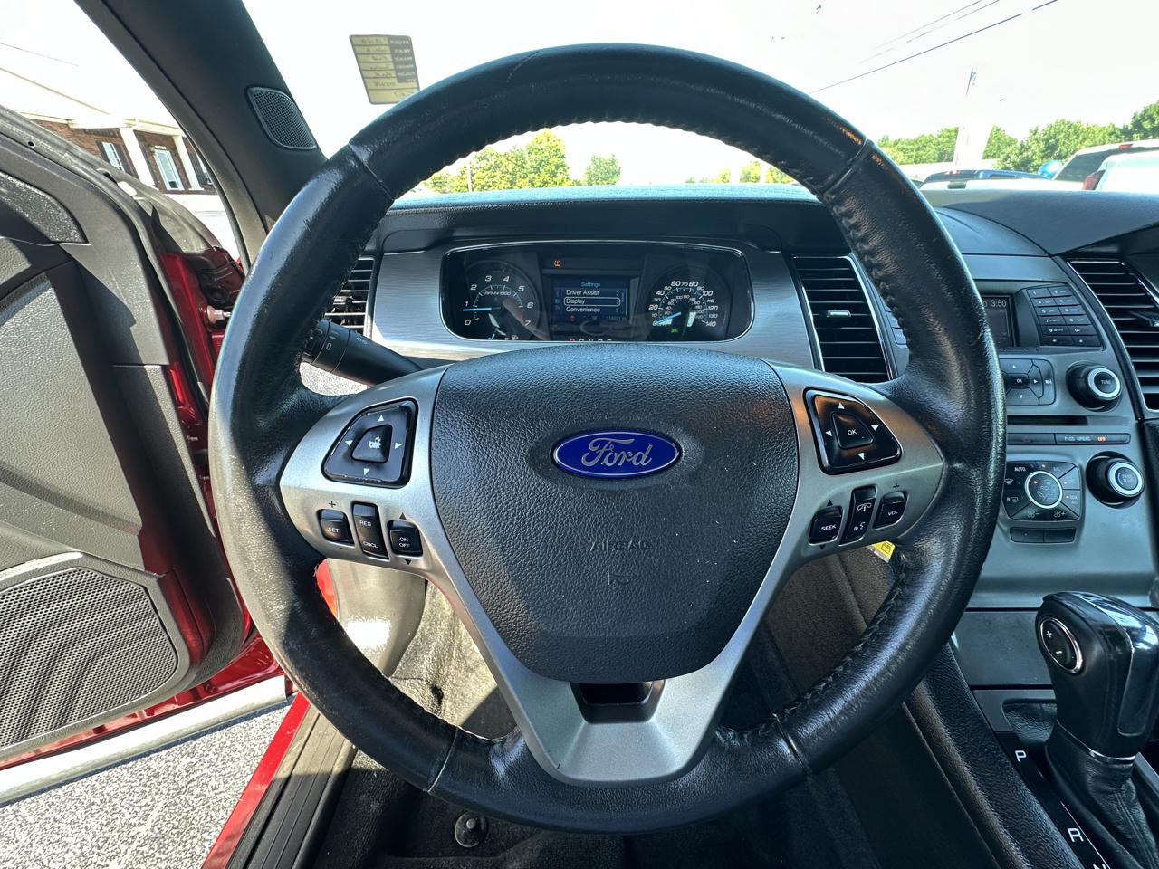 Ford Taurus 4dr Sdn SEL FWD 2013