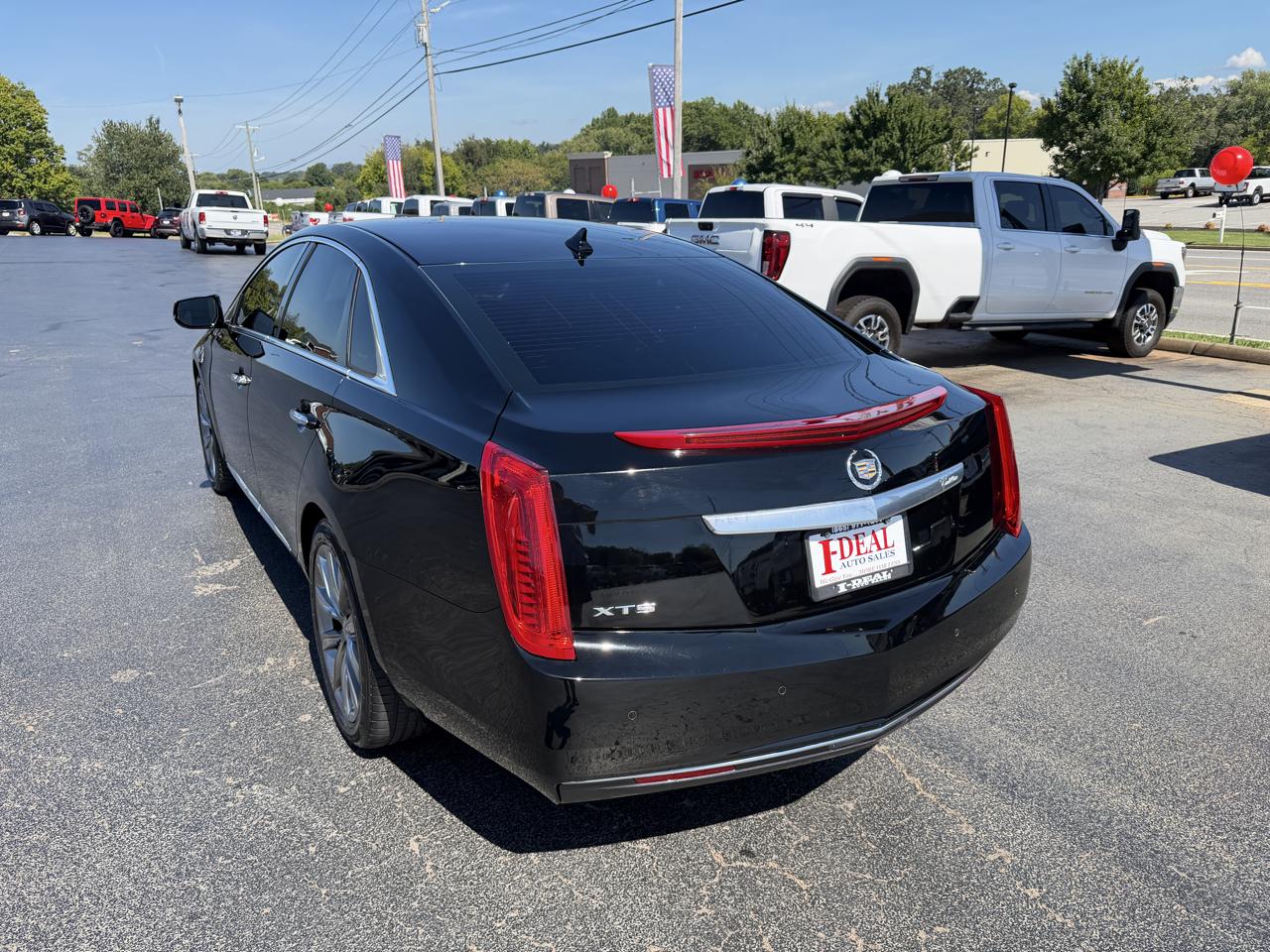 Cadillac XTS 4dr Sdn FWD 2013